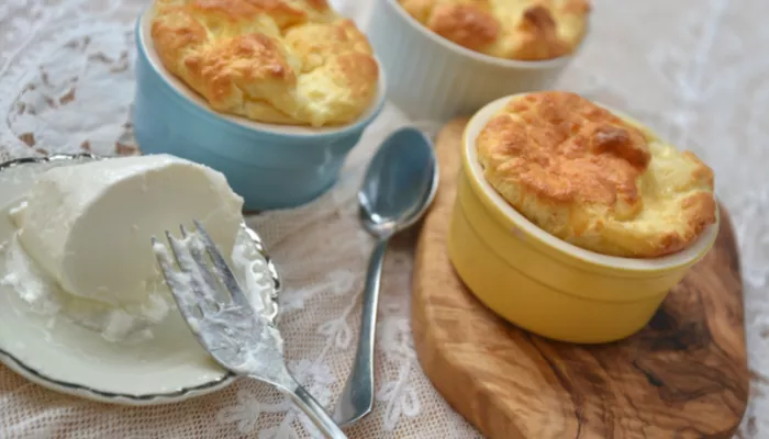 Experimente fazer um delicioso suflê de queijo prático e fácil