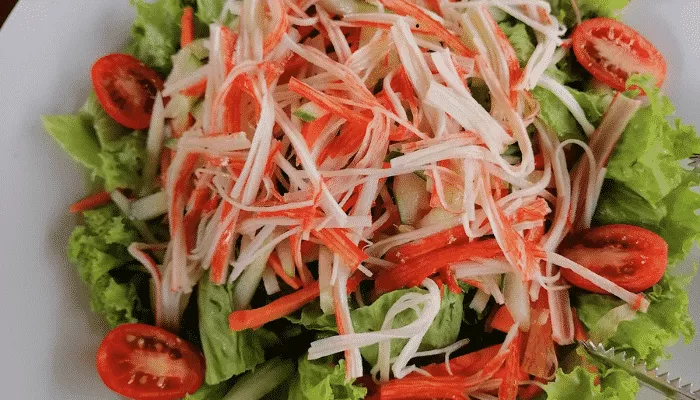 Surpreenda-se com uma deliciosa salada de Kani com frutas