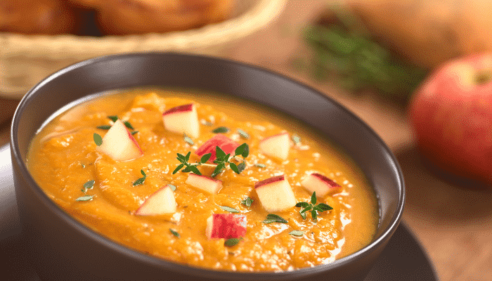 Aprenda agora como fazer uma sopa de batata doce com gengibre