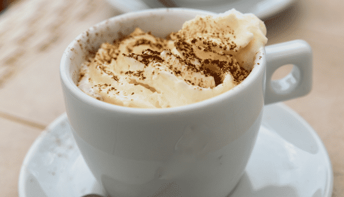 Receita fácil de café cremoso com creme de laranja