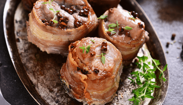 Surpreenda-se com delicioso rolinho de carne seca com queijo coalho