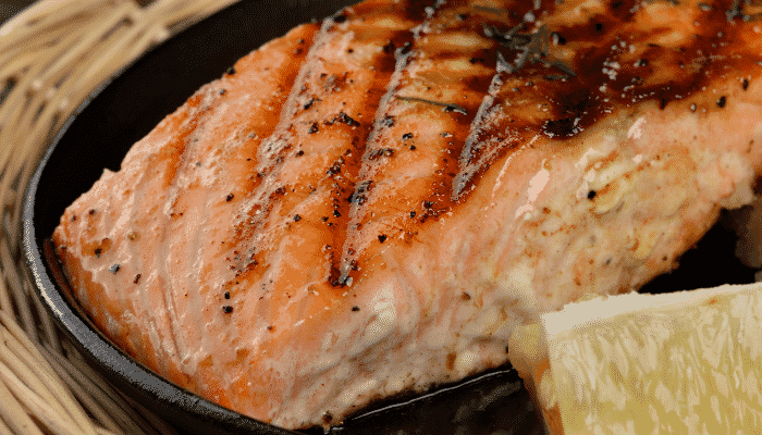 Surpreenda-se com delicioso salmão na AirFryer com papel alumínio