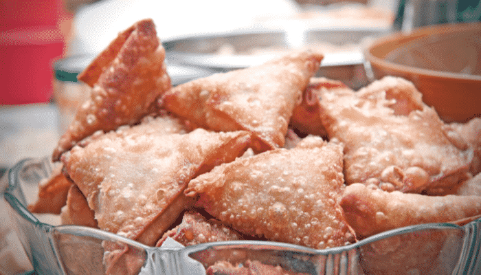 Pastel de cestinha com recheio de carne moída